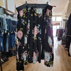 NWT Torrid Plus Size Floral Midi Skirt Siz…
